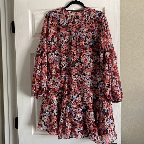 VICI floral dress - Picture 7 of 10